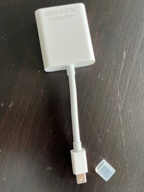 NWOT Apple Mini DisplayPort to VGA
Adapter.